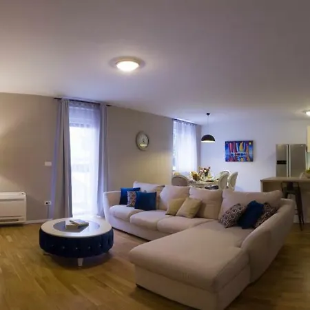Villa Royal Chica Cure Split