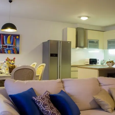 Royal Chica Cure Villa Split