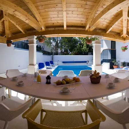 Royal Chica Cure Villa Split