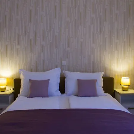 Hotel Royal Chica Cure