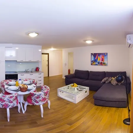 Villa Royal Chica Cure Split