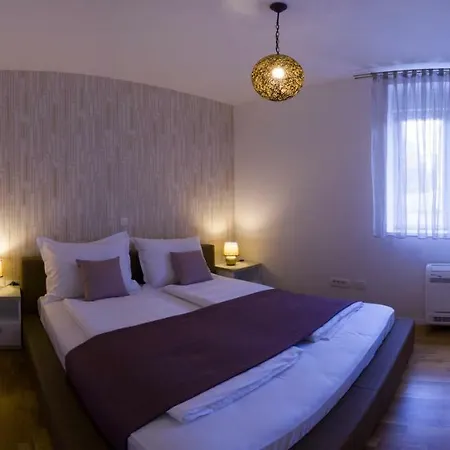 Villa Royal Chica Cure *